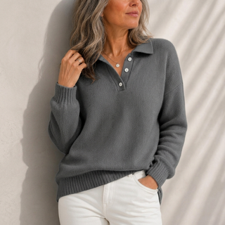 MARLOES | KLASSISCHE POLOKRAGEN-STRICKJACKE MIT KNÖPFEN