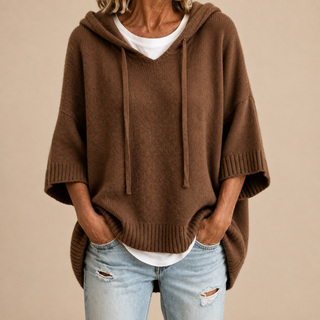 Oriana | Strickponcho mit Kapuze und Dreiviertelärmeln