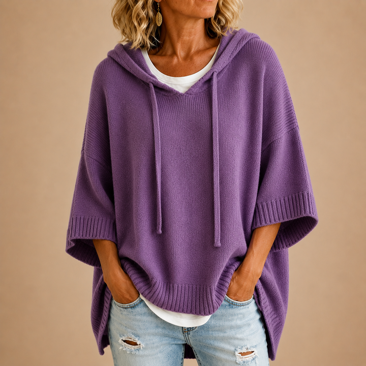 Oriana | Strickponcho mit Kapuze und Dreiviertelärmeln